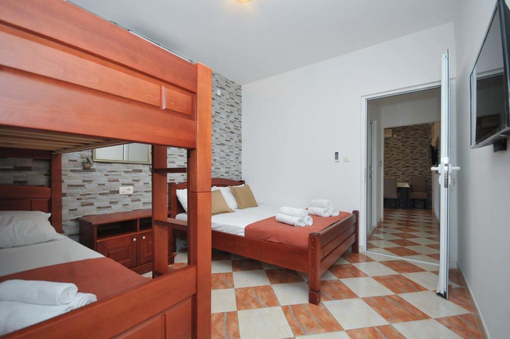 D&D Apartments 3 Budua Esterno foto